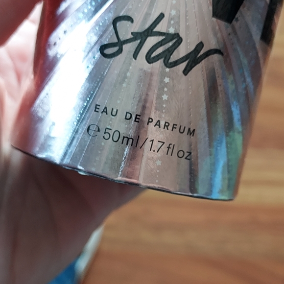 Victoria's Secret Love Star Eau de Parfum - Picture 2 of 3